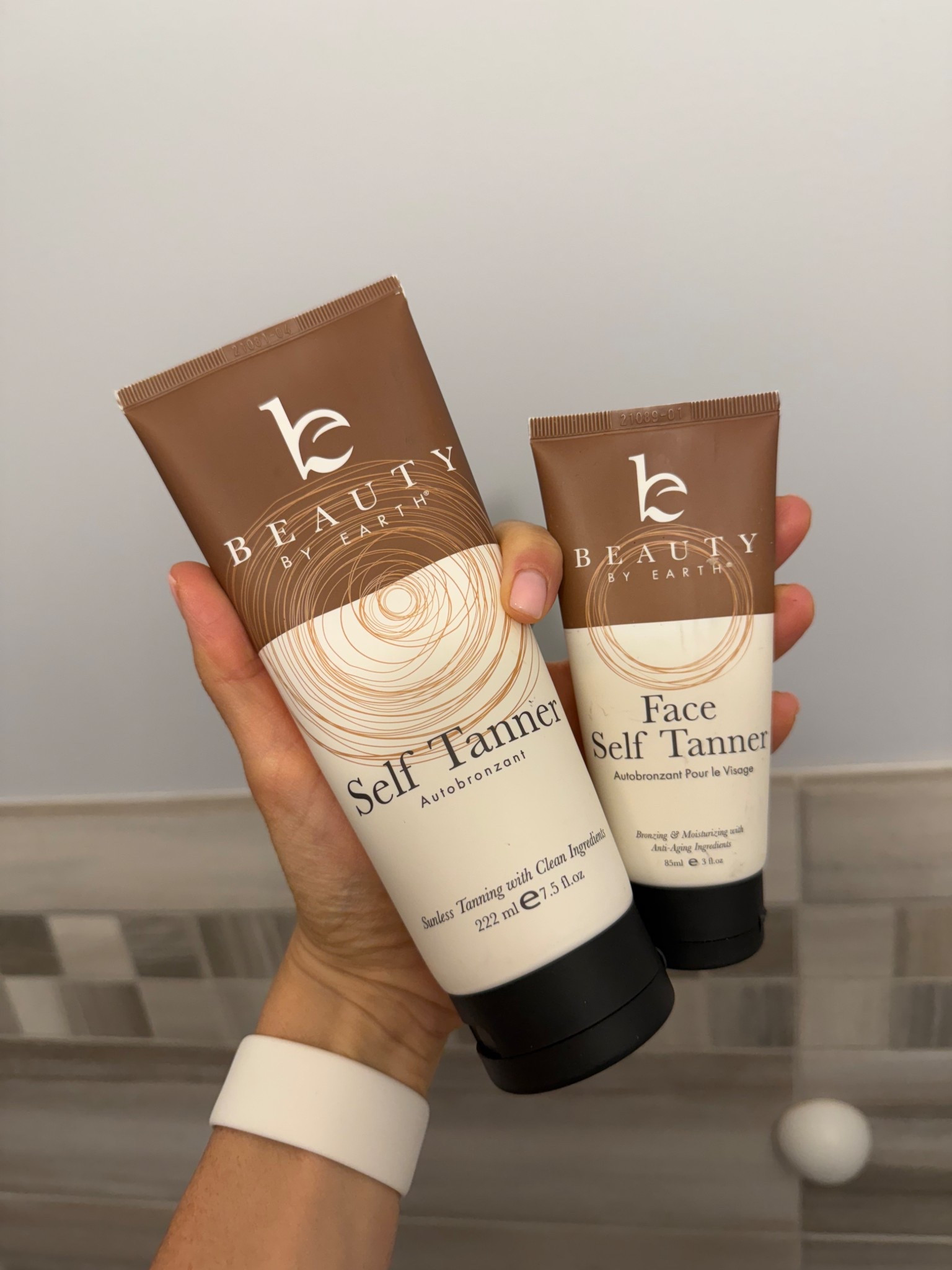 Amazing self tanner duo! Made of natural and organic ingredients. Gives a beautiful glow, especially good for as the seasons are changing  

#LTKFindsUnder100 #LTKBeauty #LTKSeasonal