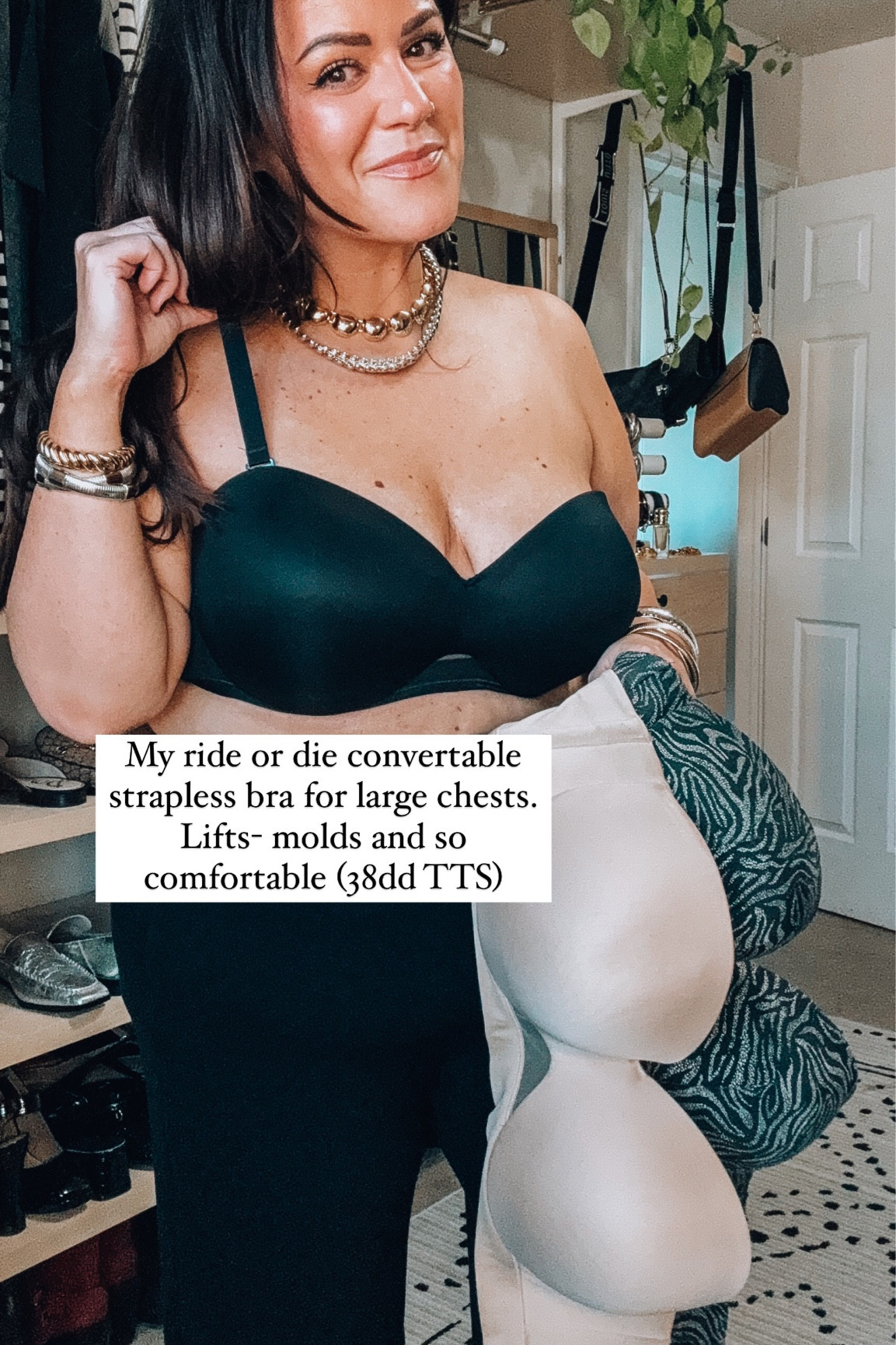 The best convertable strapless bra I wear a 38dd 

#LTKMostLoved #LTKstyletip #LTKmidsize