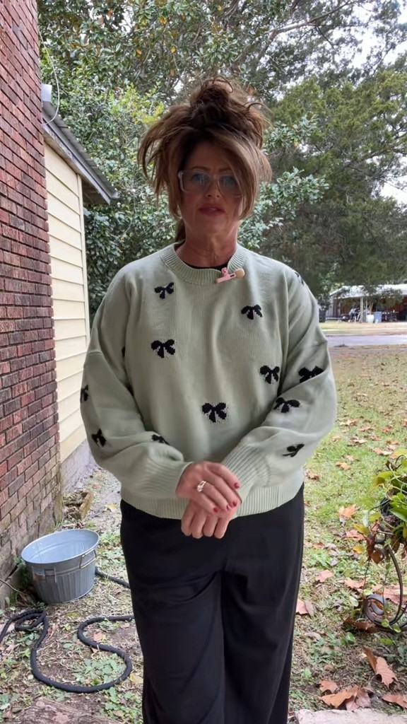 Cute bow sweater#sweater#bows

#LTKOver40 #LTKSeasonal