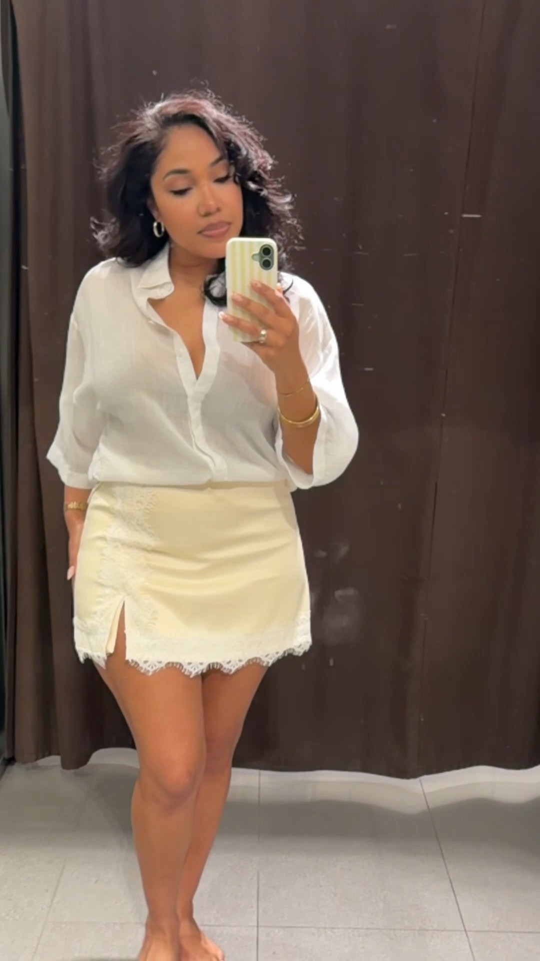 Butter yellow might be my favorite color trend of the summer. 💛

This satin lace-trim skort immediately came home with me. Paired with an oversized white button-down, it feels effortless, feminine, and expensive without trying too hard.

I can already see myself wearing this for brunch, vacation, date night, or a summer girls’ night out.

Sizing for reference:
✨ 5’4”
✨ Around 165 lbs
✨ Usually a Medium in tops and Large/XL in bottoms

Wearing:
• Button-down: Small
• Lace-trim skort: XL

@Zara 

butter yellow trend, lace trim skort, satin skort, white button down outfit, monochromatic outfit, summer outfit ideas, brunch outfit, vacation outfit, resort wear, Zara haul, Zara try on haul, midsize fashion, curvy fashion, women’s fashion, summer style