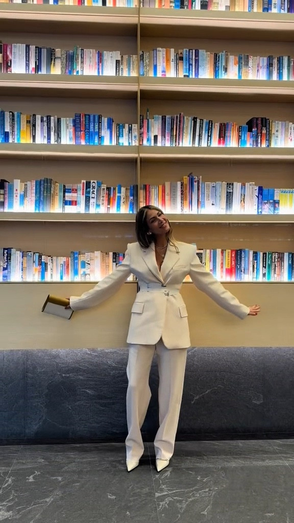 A night at Penguin Random House with DK Books ❤️ wearing Sportmax

#dreams #dreamcometrue #cookbook #goals #lifegoals #writer #author #cooking

#LTKItBag #LTKShoeCrush #LTKStyleTip