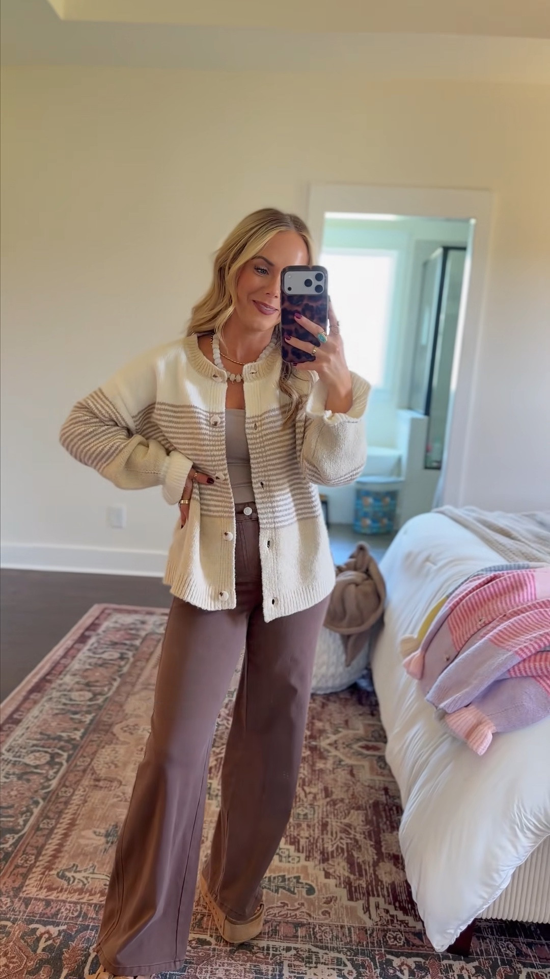 Definitely one of my favorite cardigans EVER 🍁🤎

#LTKSeasonal #LTKootd #LTKmomlife