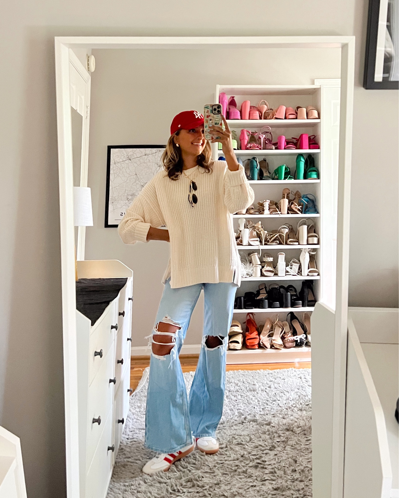 casual everyday outfits from American eagle for back to school time.  Love these straight leg jeans & sweater. Wearing 000R at 5’2 and a size Small sweater 💕✏️ 