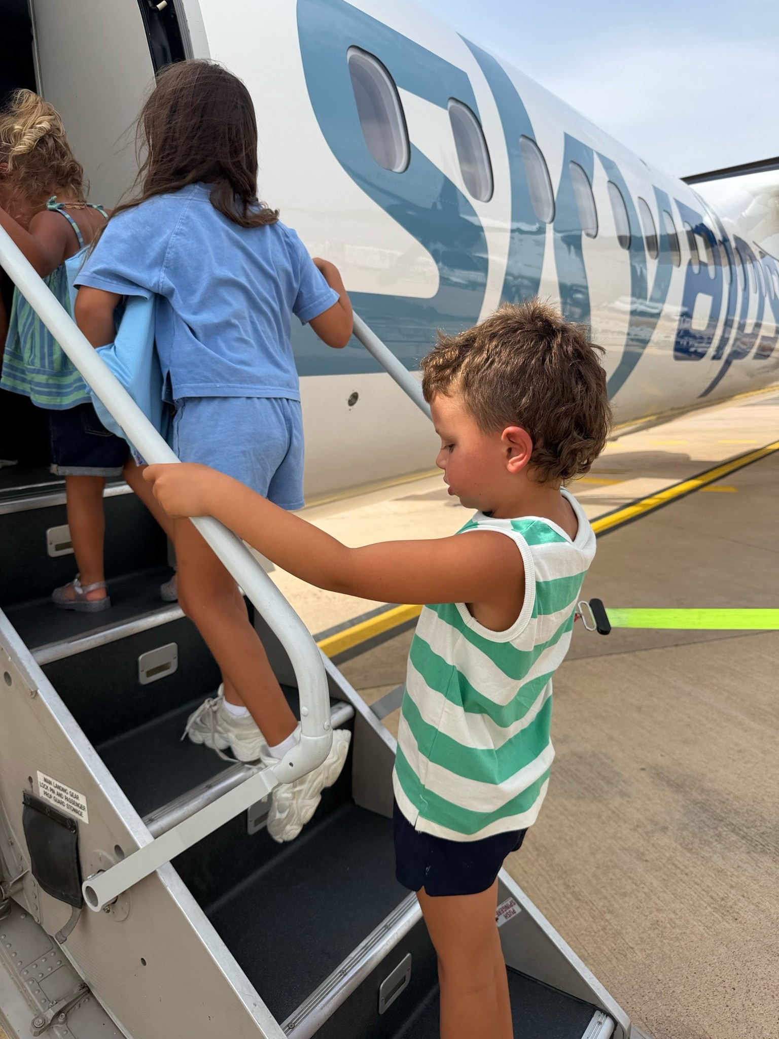 More kids travel outfits!! Jets shorts are from the brand Tarrys! 

Dressupbuttercup.com #dressupbuttercup #dederaad

#LTKmomlife #LTKTravel #LTKKids