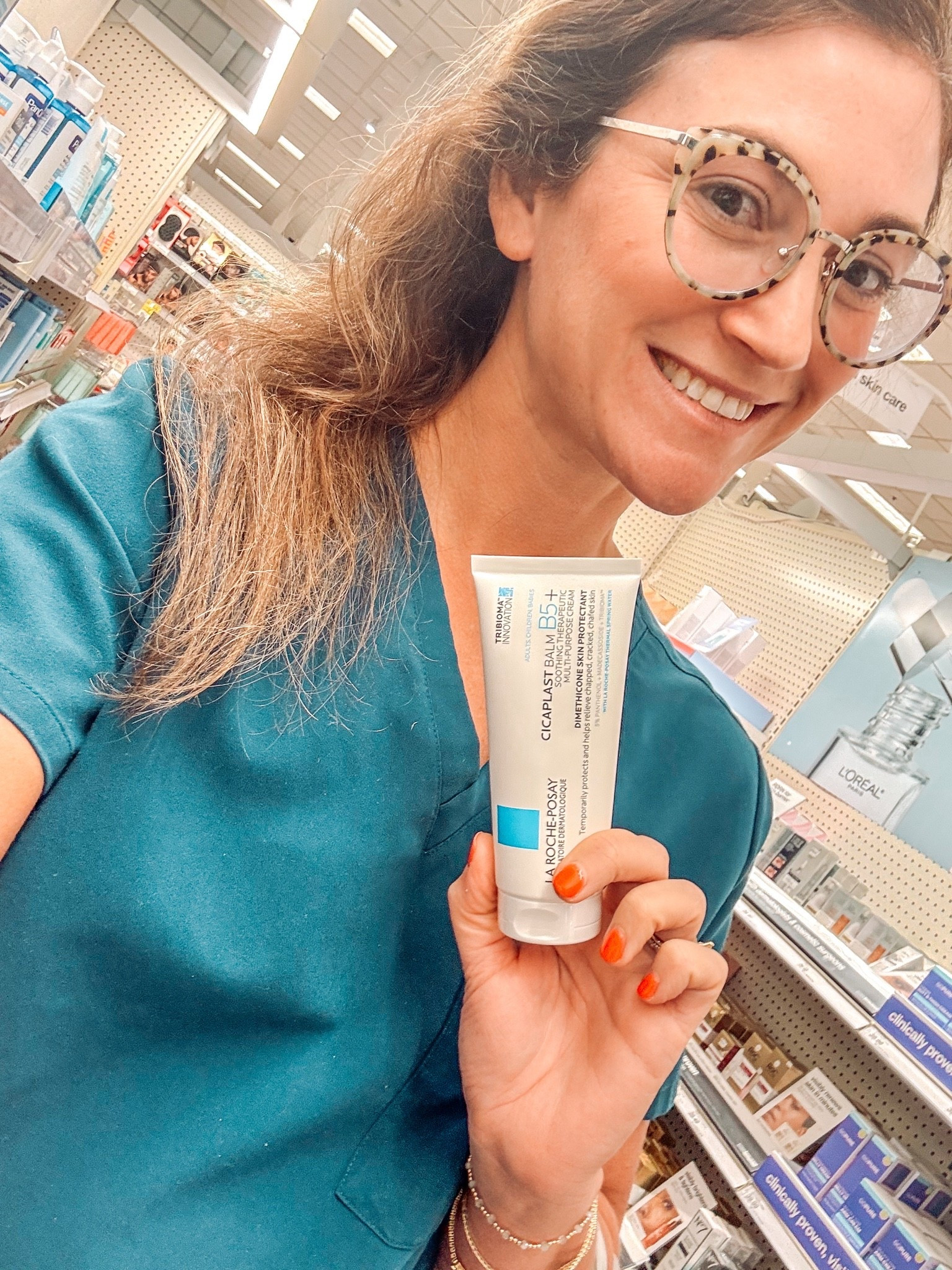 My favorite barrier cream ! I used it every night after my retinol!