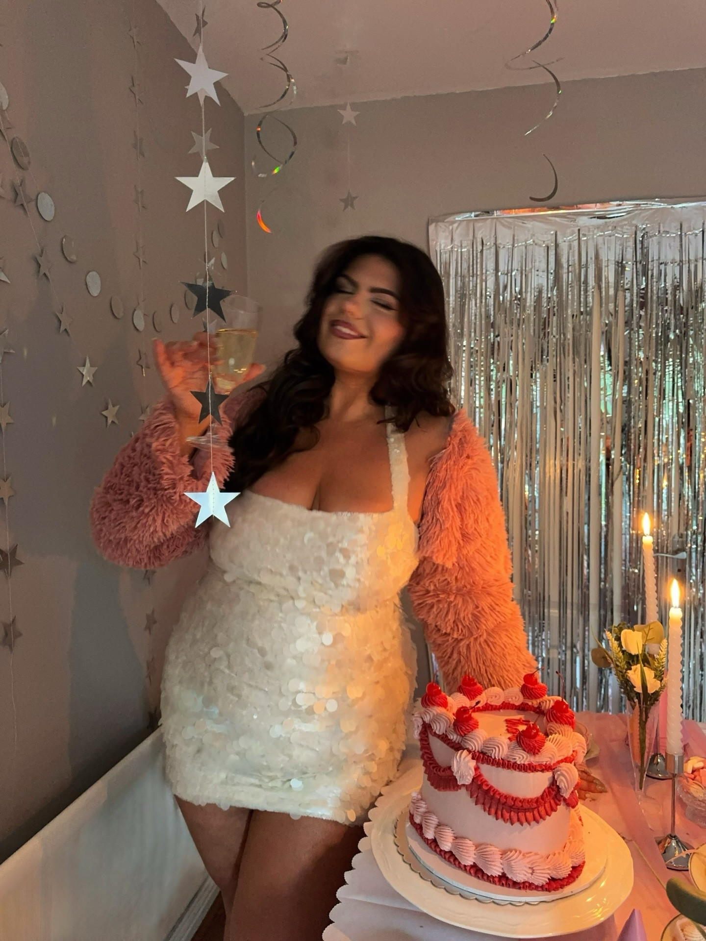 a new decade 🎂 30 and feeling the best I’ve ever felt in my life!!! 💝💝🥂🍾💫💞🪩 
-
-
-
#30thbirthday #birthday #dress #party #decorations