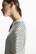 THE CLEAN CUT T-SHIRT - Off-white / black - Tops - COS | COS (US)