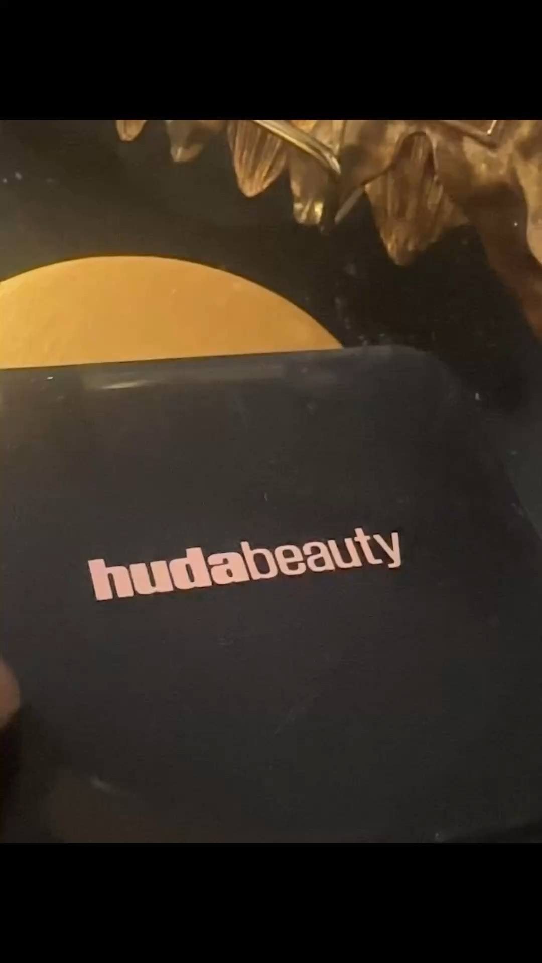If you're looking for that "filtered in real life" look, this is the one. ✨ The Huda Beauty Easy Bake Powder is a total game-changer for blurring pores and keeping your makeup locked in all day without the cake.
Why it’s a cult favorite:
• Finish: Ultra-fine, silky texture.
• Vibe: Perfectly matte but never flat.
• The Scent: That iconic, floral Huda signature.
Are you Team Cupcake, Cherry Blossom, or Pound Cake? 👇
#HudaBeauty #EasyBake #MakeupMustHaves #Baking101 #BeautyRoutine

#LTKBeauty #LTKselfcare #LTKdayinmylife