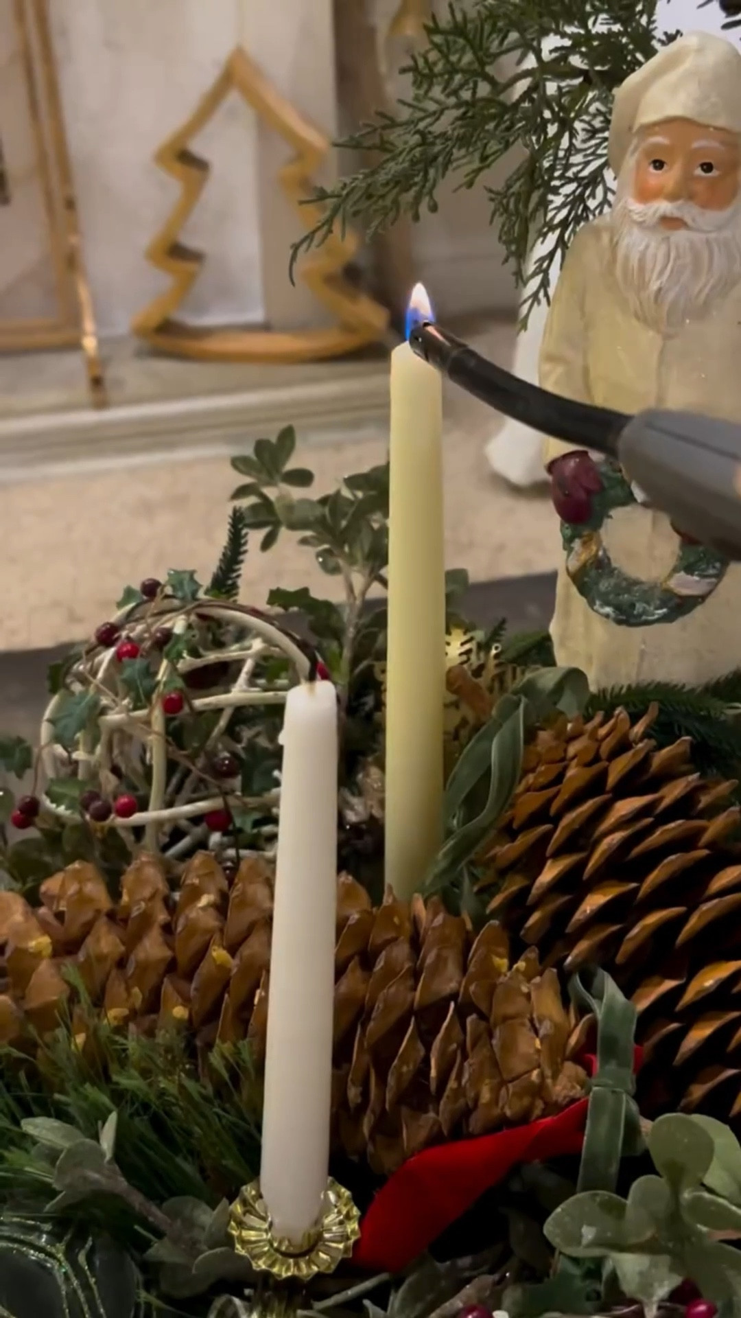 There’s something about candlelight in December that feels a little like magic. These sweet clip-on candleholders are my favorite little secret—tucked onto banisters, centerpieces, or the mantel, they let you sprinkle that warm, glowing wonder anywhere you need it.

Real candles or faux, it doesn’t matter… the moment they flicker to life, the whole season feels softer, slower, and a little more enchanted. ✨🕯️

Comment CANDLES and I’ll send you the link.
.
.
.
.
.

#HolidayHome #CozySeason #CandlelightMagic #candleholders #ChristmasDecorIdeas #holidaycenterpiece #CozyVibesOnly #FestiveHome #HomeDecorInspo #InteriorDetails #WinterWonderHome #PinterestHome #ViralReels #ForReels #ReelInspo #candleoftheday