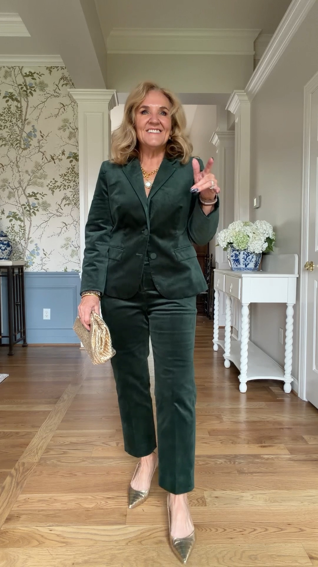 JCREW factory holiday haul! Place your order now to get your size especially if you’re buying matching pieces. These sizes will go.
Velvet blazer size 10, regular
Velvet pants size 8 petite. The slim straight pants I would recommend sizing up if you’re in between.
Argyle sweater size medium
Velvet top size
Velvet skirt size
Embellished jeans, size 29 petite I would size up if you’re in between
Tweed blazer this is a 12 regular from last year, but I like to relaxed Fit
Chambre blouse I’m in a medium petite size up if buying a petite
Blue velvet pants size 29 petite and they are roomy
Red sweater size up to a large and I like the relaxed fit
Plaid blouse size medium regular
Halfway corduroy’s size 28 petite
Tartan plaid trimmed Henley size medium
Talbots quilted red jacket size medium petite
Boots I always size up a half
20% off my jewelry code NANETTE20


#LTKOver40 #LTKHoliday #LTKSaleAlert