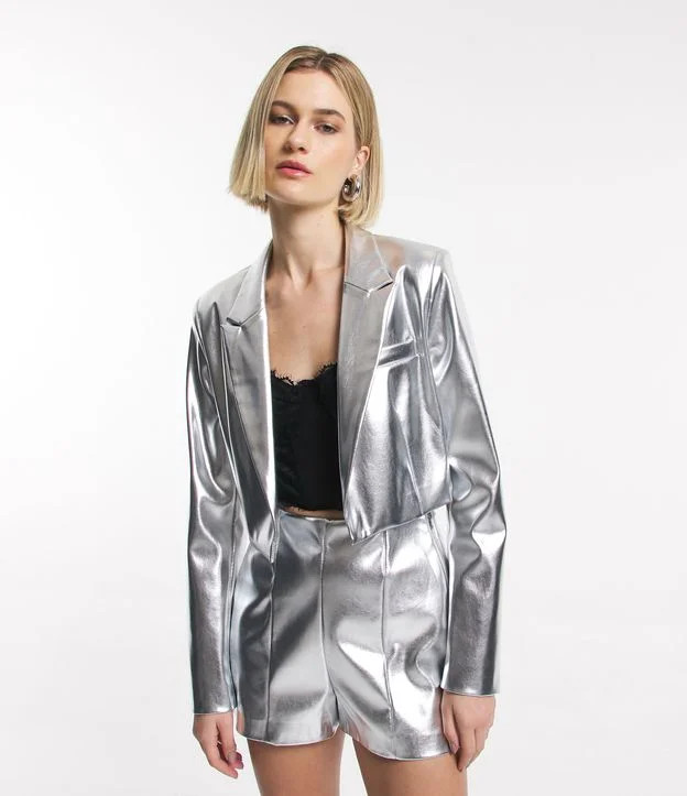 Blazer Cropped em Pu Metalizado e Bolsinho Prata | Renner (BR)