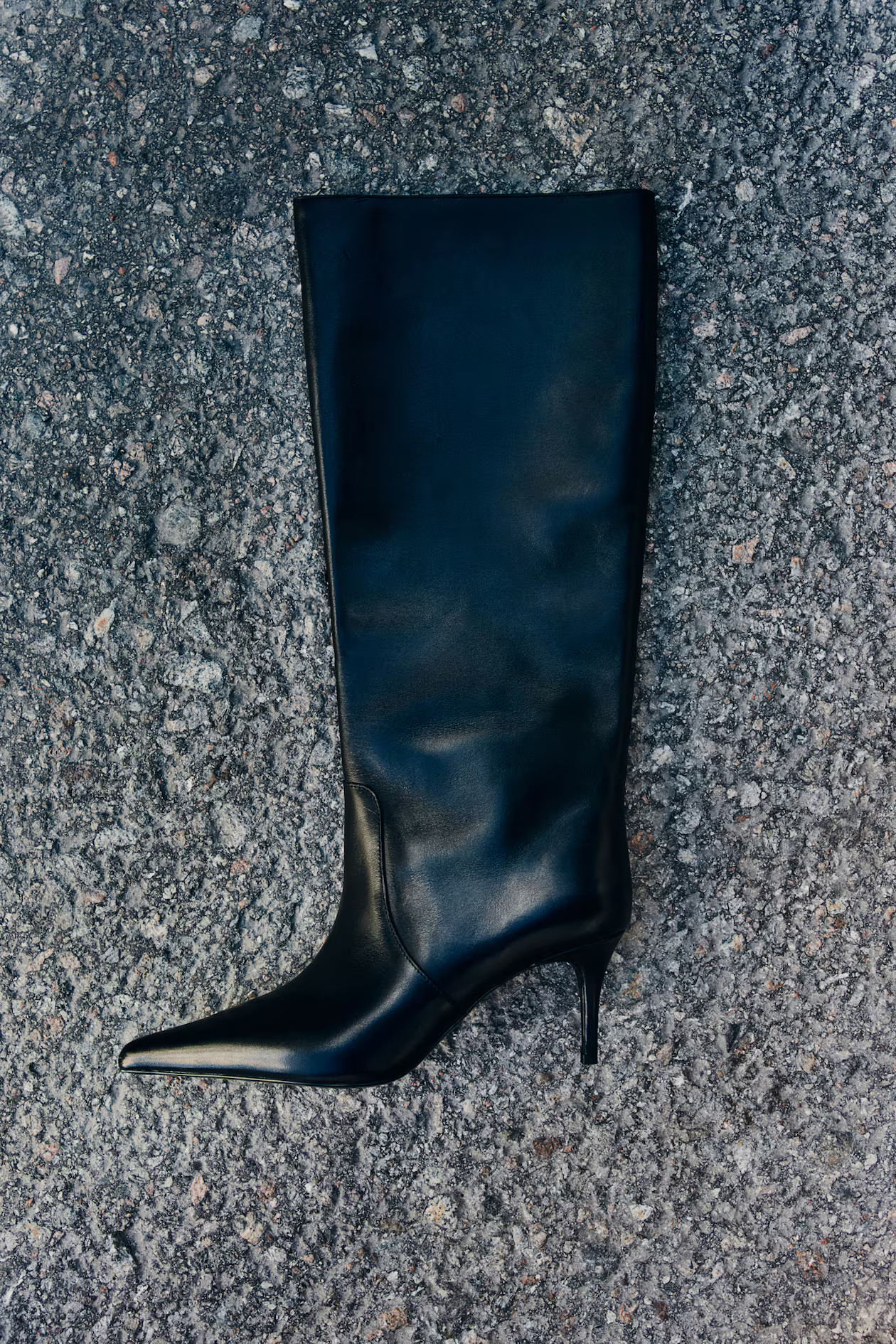 Knee-high leather boots - Black - Ladies | H&M GB | H&M (UK, MY, IN, SG, PH, TW, HK)