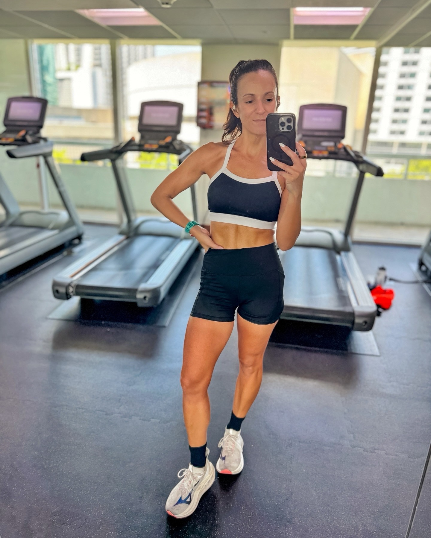 long run look 🤍🖤 my Coros watch has been the most accurate with pacing and metrics 🙌🏼 you can even calibrate it to treadmill runs 

#LTKSaleAlert #LTKActive #LTKStyleTip