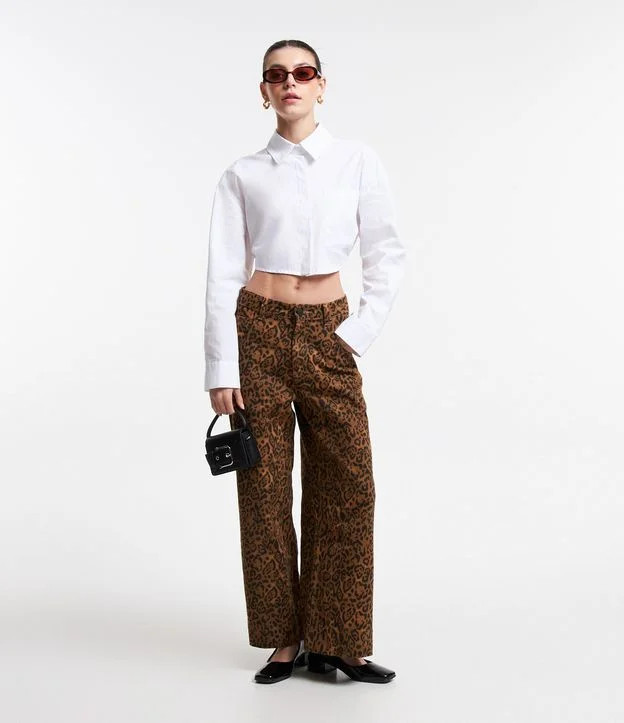 Calça Wide Leg Cropped em Sarja com Estampa de Oncinha Marrom | Renner (BR)