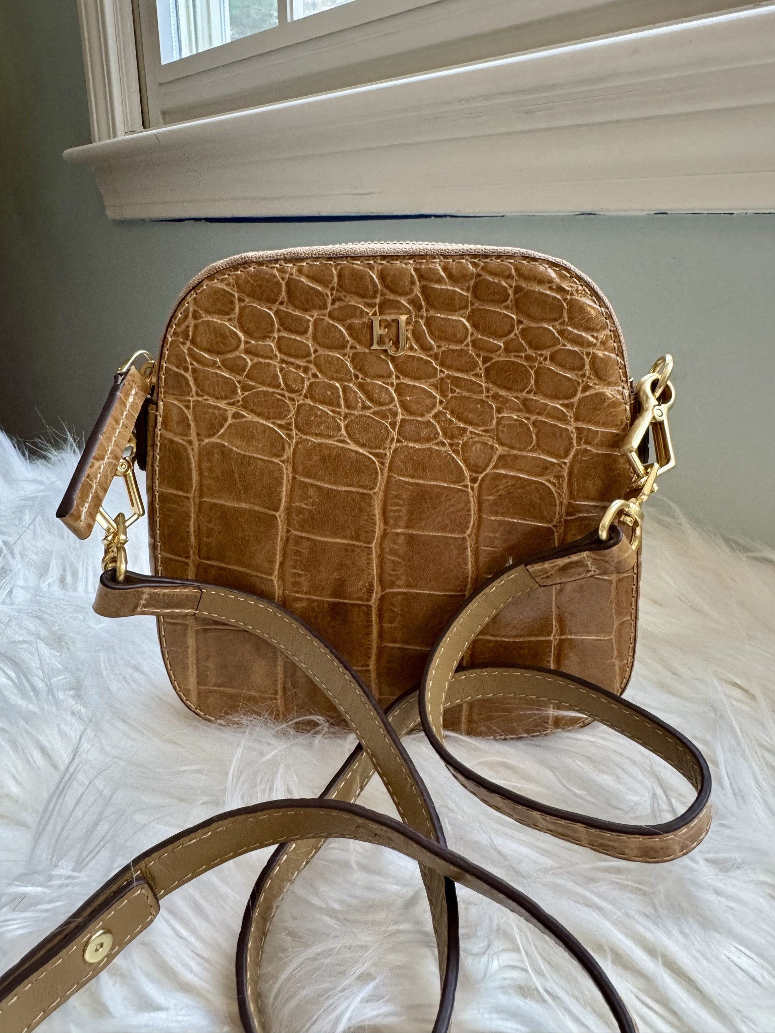 #ad #EricJavits #paidpartner  #sponsored  @ericjavits
Elegant doesn’t have to mean impractical — and that’s exactly why I’ve been reaching for these two Eric Javits bags nonstop this season.

Want the links? Like, Follow & Comment BAGS and I’ll send links right to your DM.

The Alli in Peanut is my everyday go-to: polished, structured, and easy to wear with casual looks. The Livia in Taupe instantly elevates an outfit and feels timeless in the best way. 

Both blend classic design with real-life functionality — which matters so much to me at this stage of life.

If you’re looking for a bag that works hard and looks beautiful doing it, Eric Javits truly delivers.

👉 Shop the Eric Javits Fall/Winter 2025 Collection in my LTK shop
And use my code: Suzanne10’ for 10% off sitewide 
Which one are you choosing — Alli or Livia? 👇
 #EricJavits #ChicAccessories #StyleOver40 #TimelessStyle 
#FallEssentials, #ElegantStyle, #FallFashion, #FashionStatement, #TimelessElegance,  

#LTKTall #LTKOver40 #LTKootd