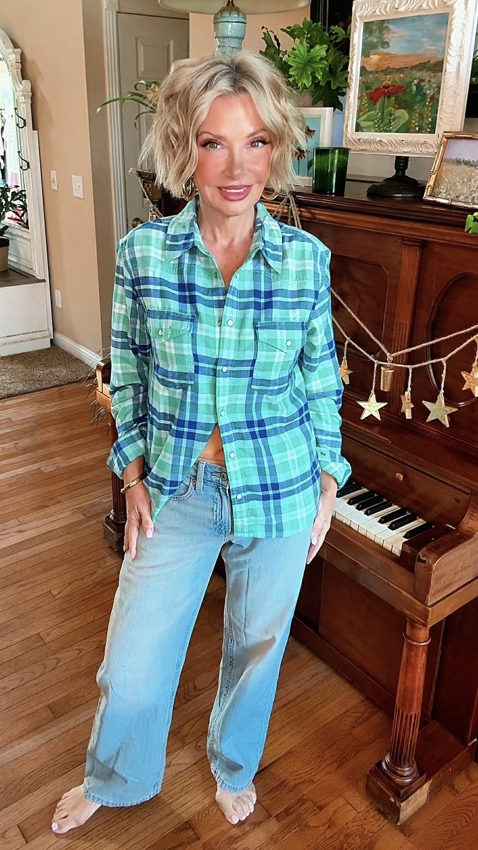 American Eagle flannel with snaps!!!

#LTKSeasonal #LTKSaleAlert #LTKPlusSize