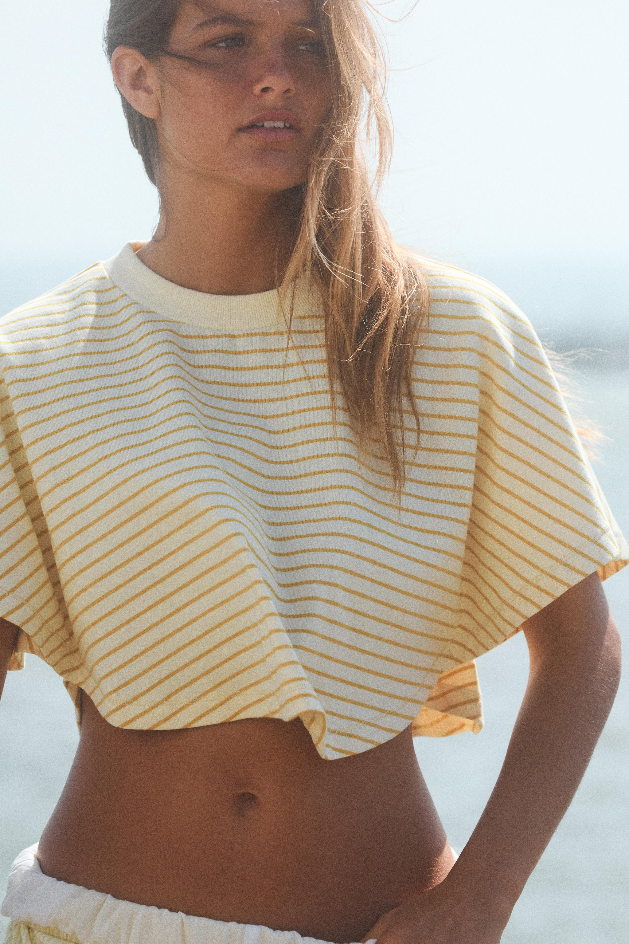 WASHED EFFECT CAPE T-SHIRT | Zara US