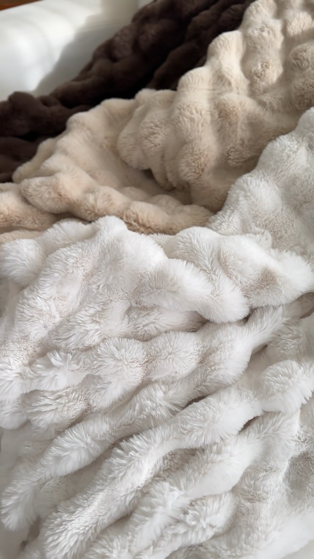 My favorite cozy blanket find ever ☺️ luxurious, soft, and under $60. 
Linked for you below 👇