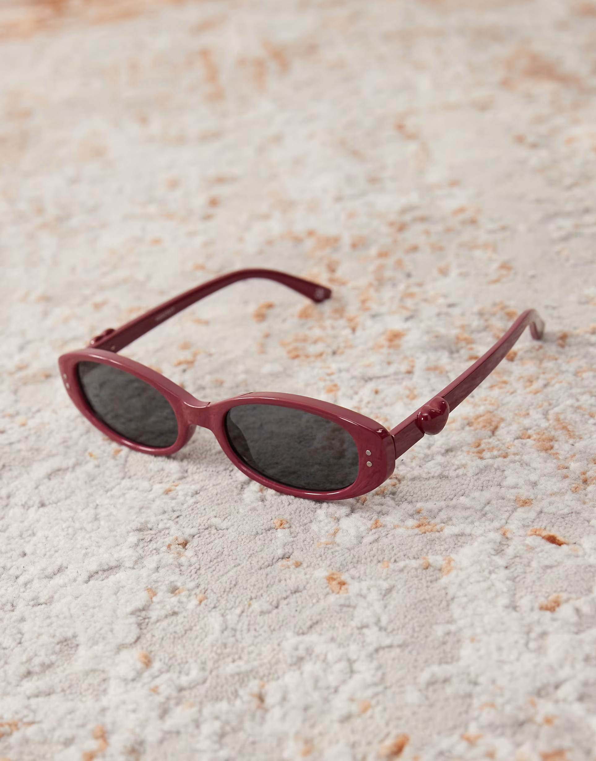 Reclaimed Vintage square sunglasses with chubby hearts in burgundy red | ASOS | ASOS (Global)