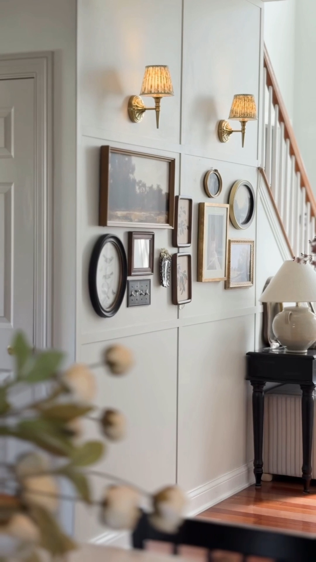 Is there such a thing as too many “fake wall scones”?!? Asking for a friend.

I just replaced my old sconces I had on this wall with these rechargeable ones and I want to add them everywhere in my house.

Someone needs to stop me 

#LTKSaleAlert #LTKHome