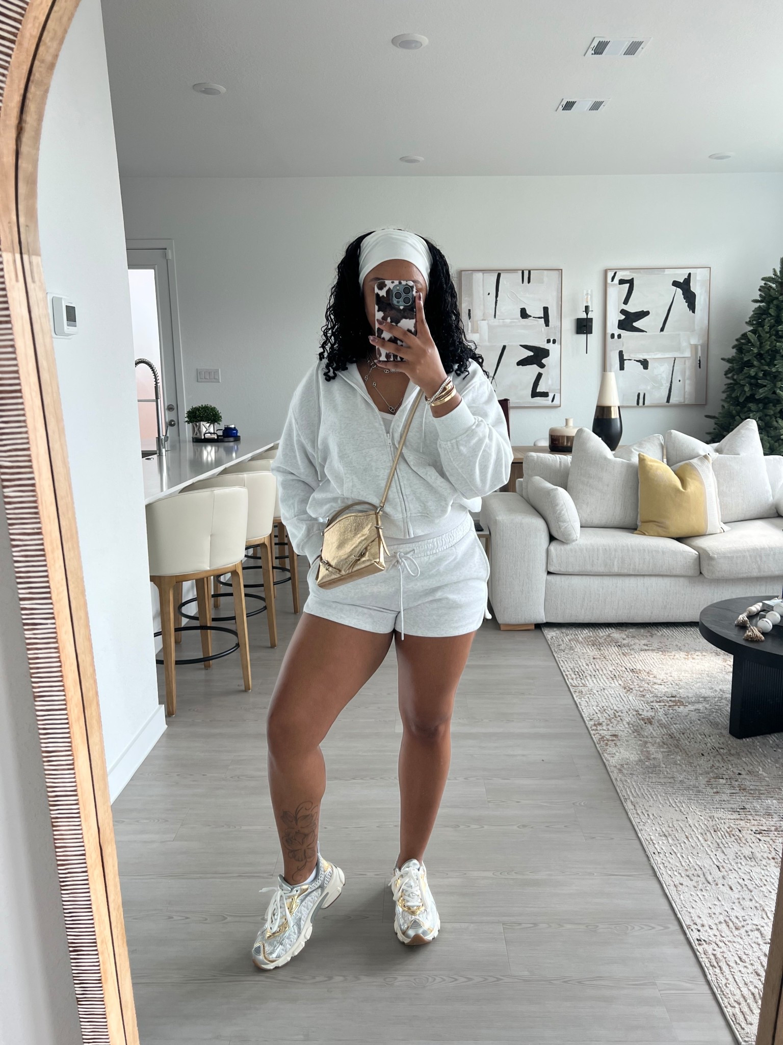 Nail day #ootd #sweats

#LTKgrwm #LTKdayinmylife #LTKootd