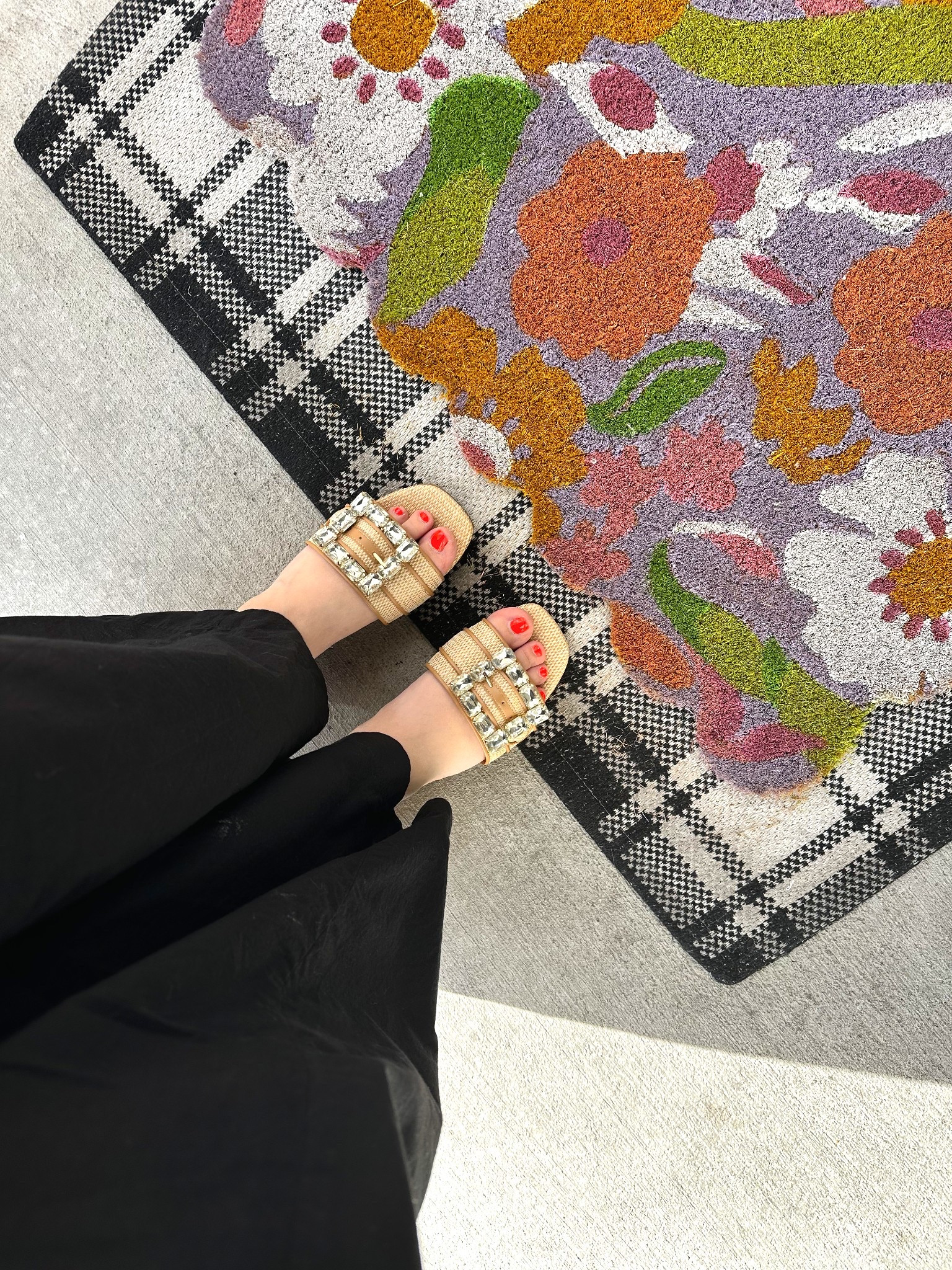 Slide sandals are currently on sale for under $25, and this darling door mat is perfect spring! 

#LTKShoeCrush #LTKSaleAlert #LTKSeasonal