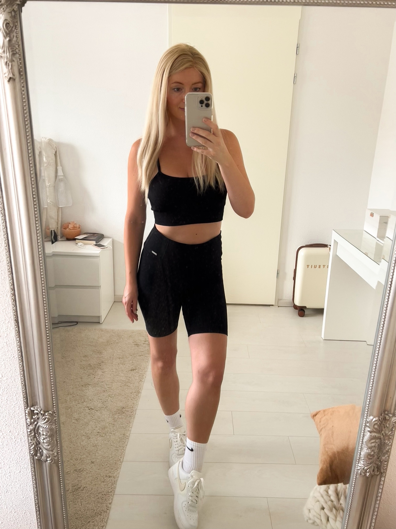 Fitness set, sport set, biker shorts, fietsbroekje, nike air force, nike sokken, nederland, nederlands

#LTKfit #LTKstyletip #LTKeurope