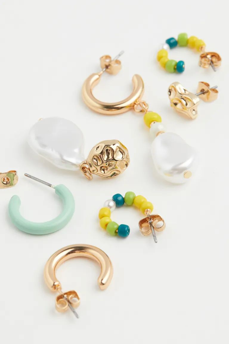 Set with four pairs of hoop earrings and two pairs of studs in various designs. One pair of hoops... | H&M (US)