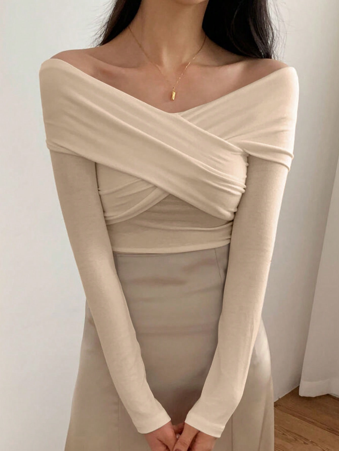 DAZY Solid Off Shoulder Cross Wrap Front Crop Tee | SHEIN