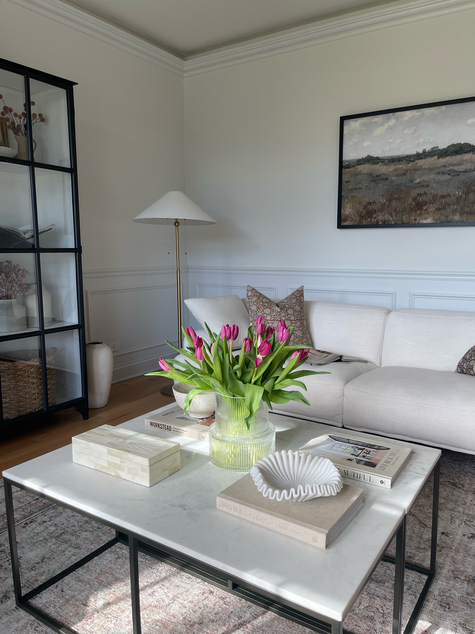 Coffee table styling!



#LTKFind #LTKsalealert #LTKhome