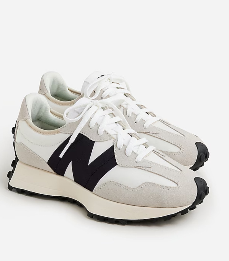 Travel outfit 


#LTKstyletip #LTKshoecrush #LTKSeasonal