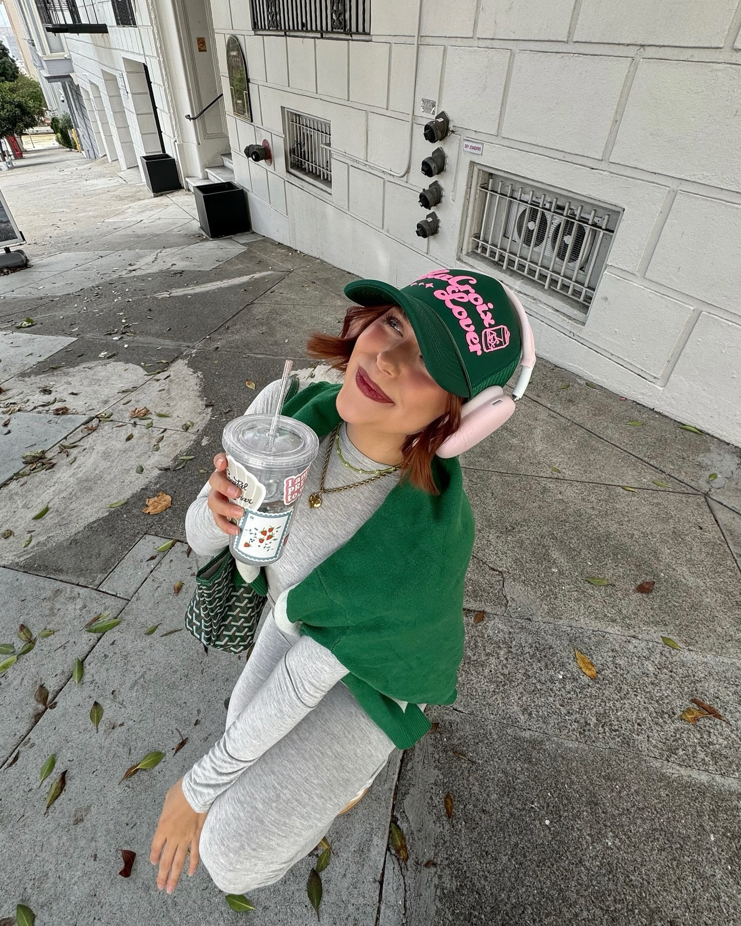 Just a pink pony girl & her @lacroixwater 🎧🎶🤠

#lacroix #chappellroan #truckerhat #airpodmaxoutfit #pinterestoutfit