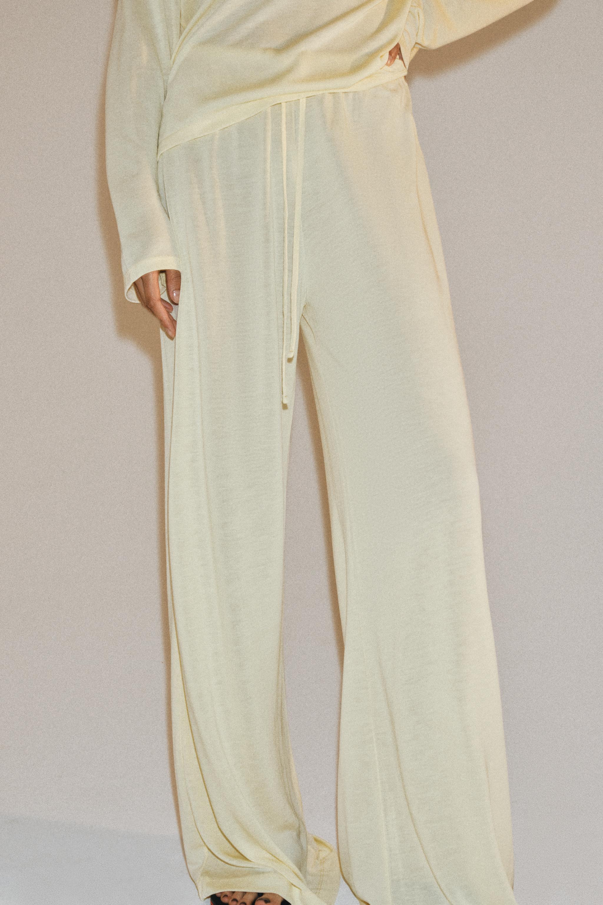 STRAIGHT-LEG FLOWING TROUSERS | Zara UK