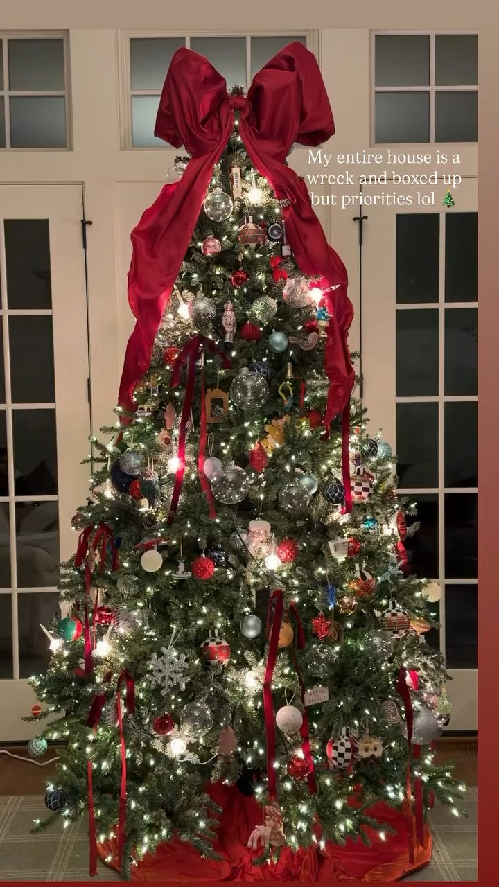 Christmas Tree Details! 

Christmas Tree l decorations 

 