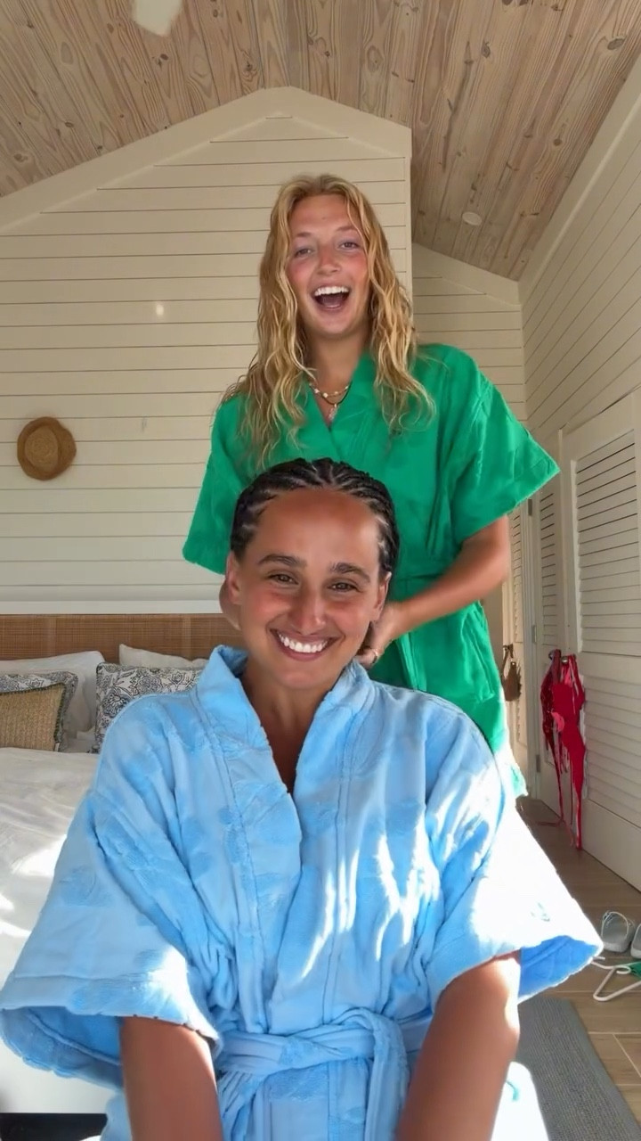 @rachelmuse booked an appointment and the results are 👩🏼‍🍳💋