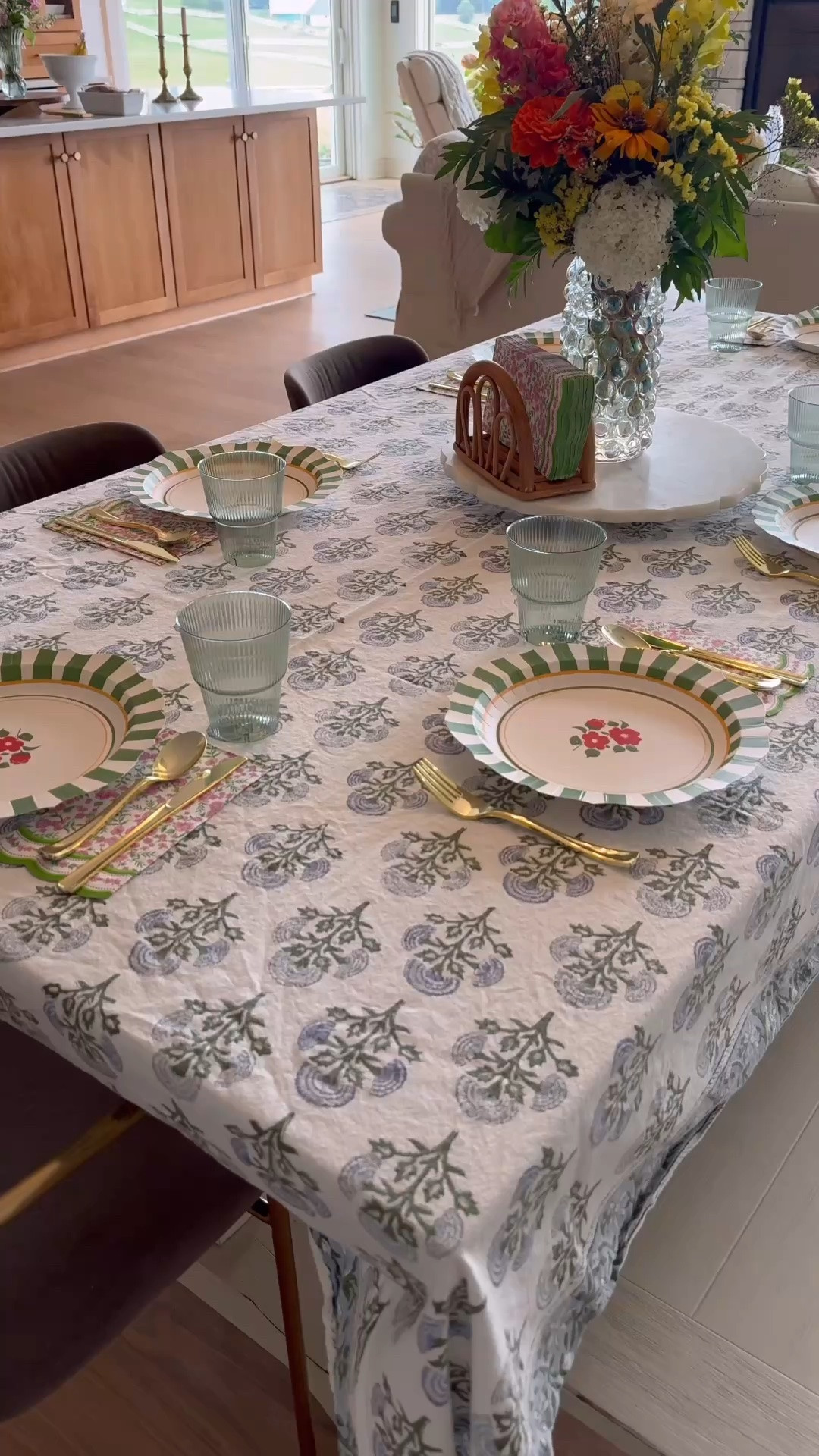 Brunch and craft with the girls! Decorating hair clips!

#LTKvlog #LTKdayinmylife #LTKBeauty
