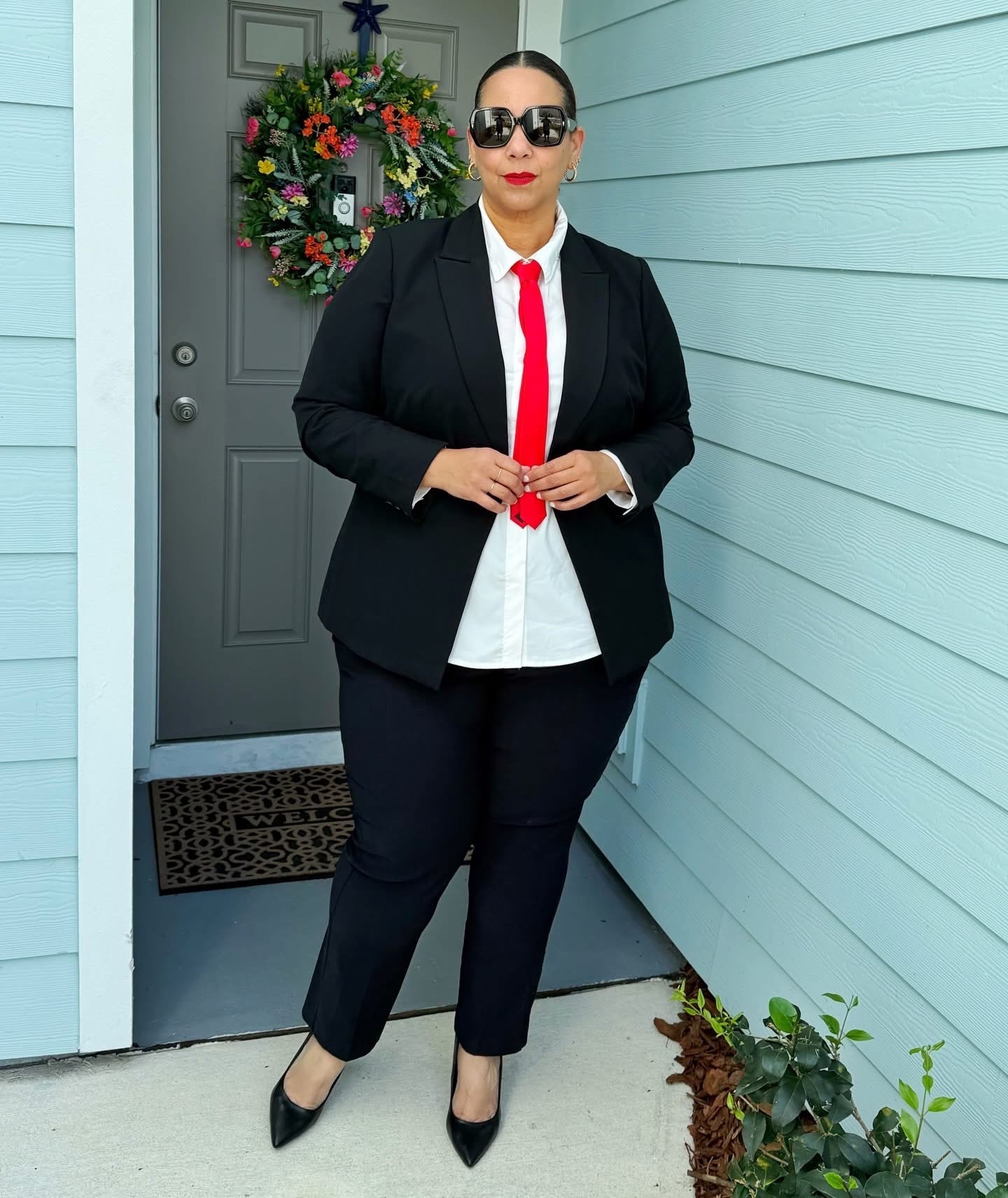 Loving this suit! Ties on women are trending as well. Get a skinny one to look more feminine. ❤️❤️🖤🖤🤍🤍

#LTKootd #LTKPlusSize #LTKOver40