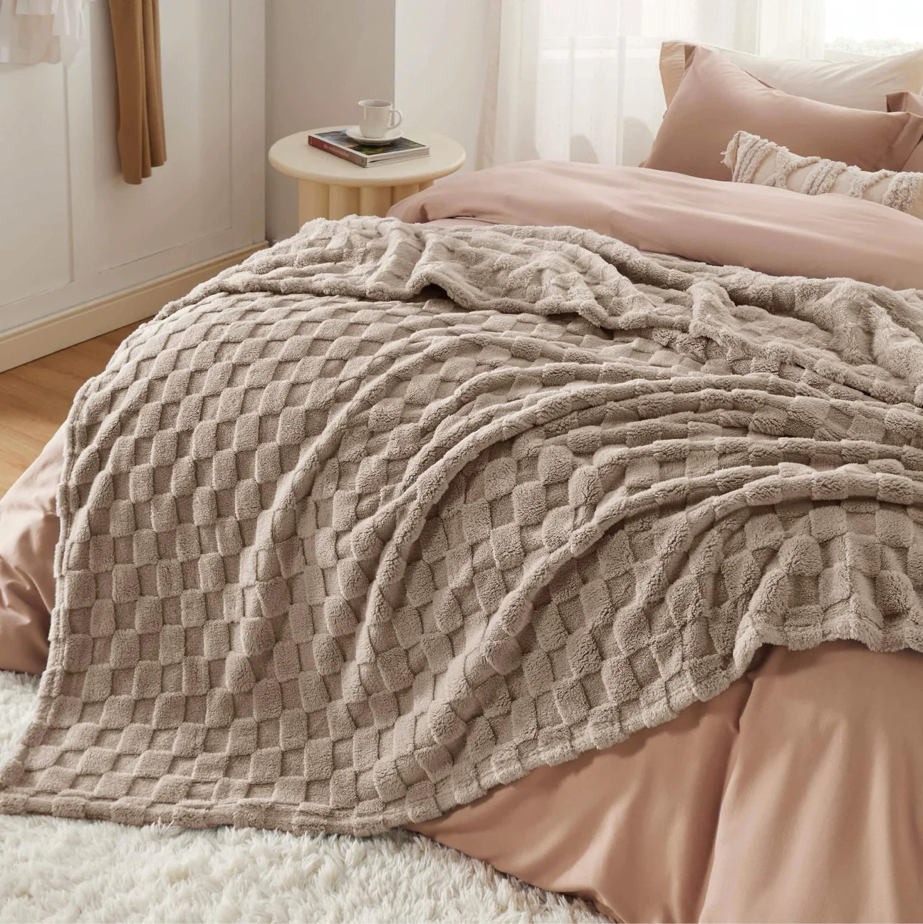 Jacquard Sherpa Shaggy Blanket | Bedsure