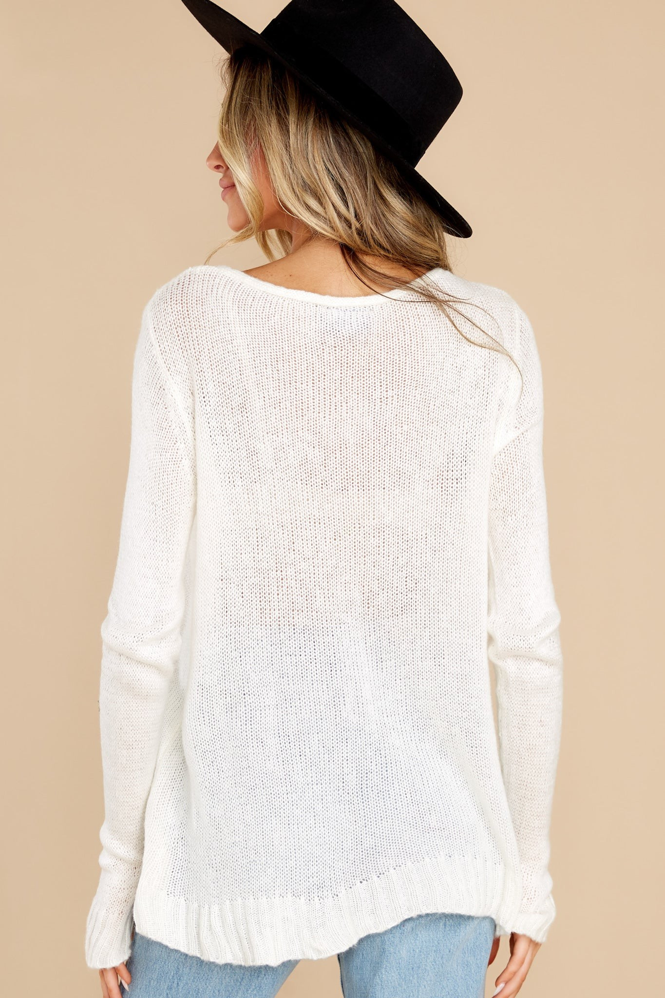 Tailgate Season Pure Snow V-Neck Lightweight Sweater | Red Dress 