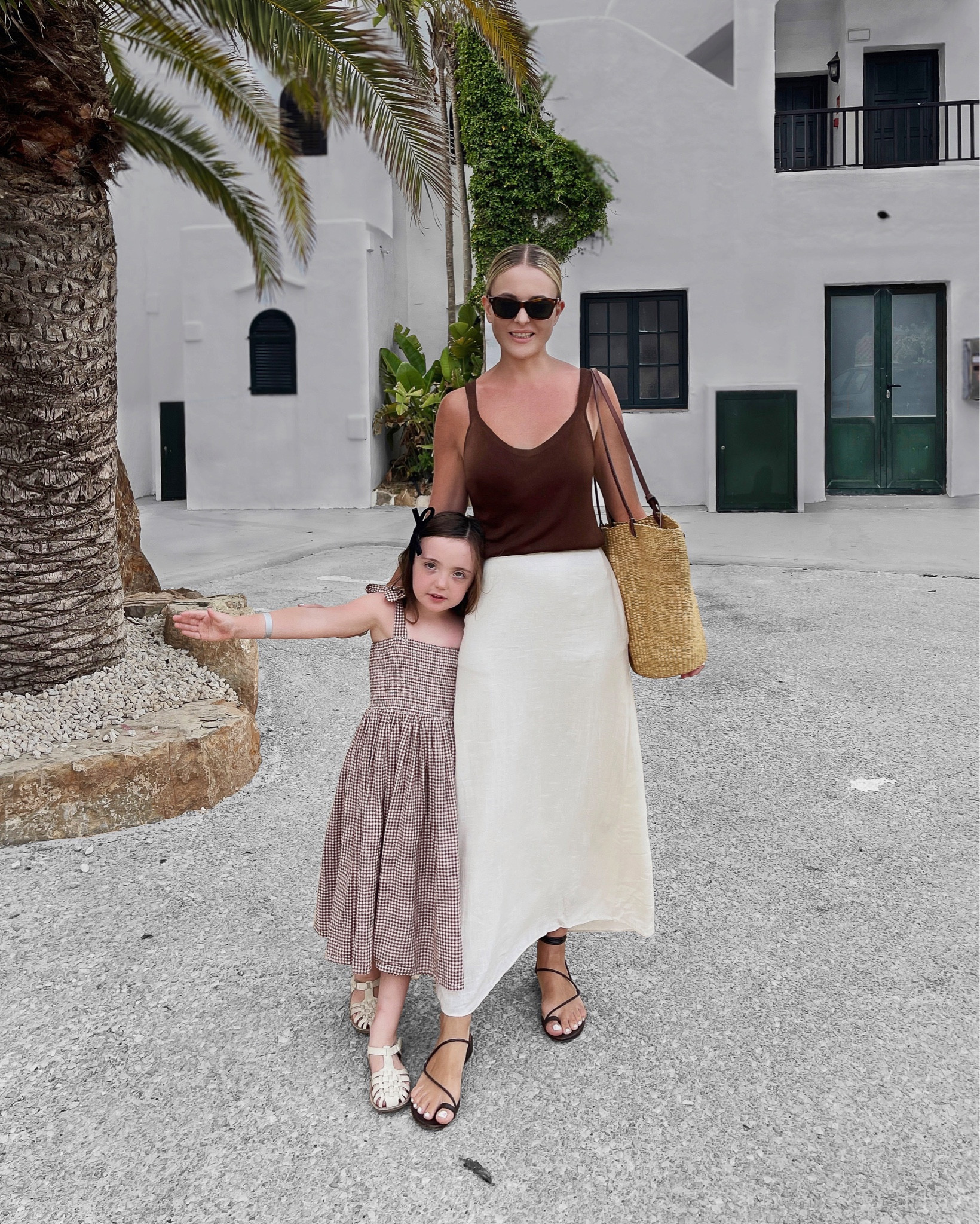 Brown and white kind of day
.
.
.
.


#LTKfamily #LTKeurope #LTKkids