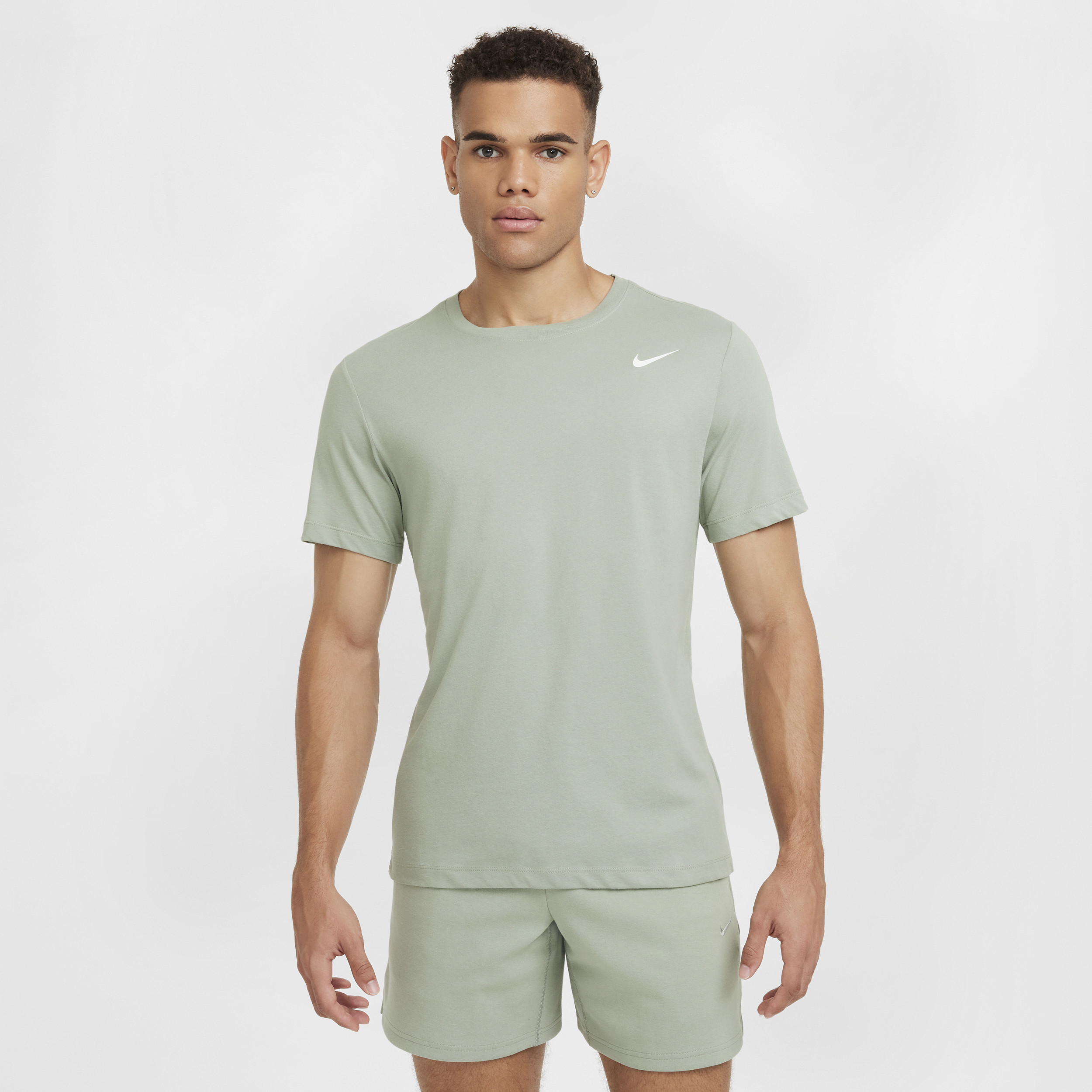 Nike Men's Dri-FIT Fitness T-Shirt in Green | AR6029-370 | Nike (US)