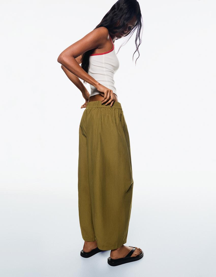 Cropped barrel trousers - Trousers - Women | Bershka GB