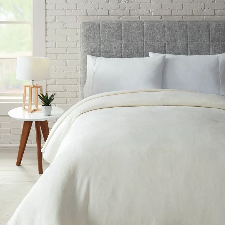 Better Homes & Gardens Luxury Velvet Plush Blanket, King, Solid Off-White, Adult/Teen | Walmart (US)