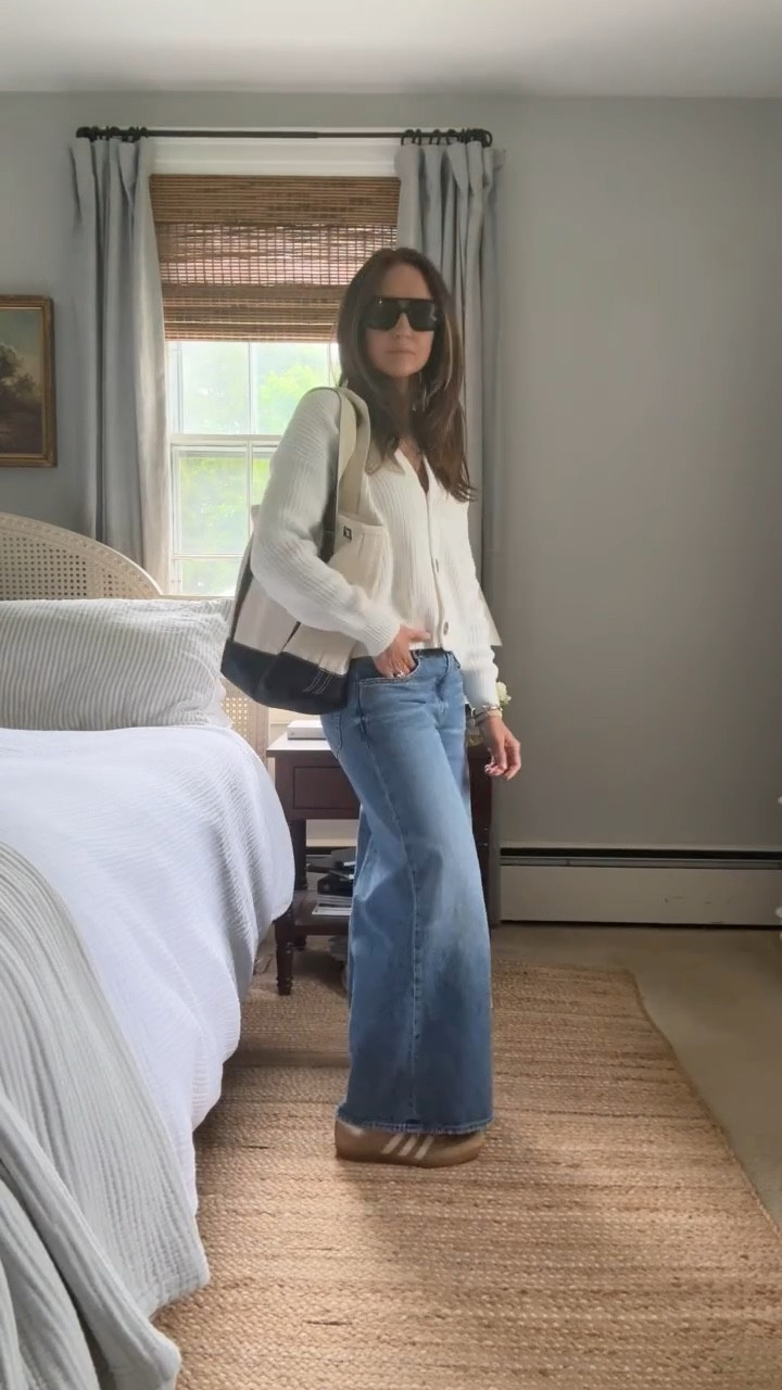 It's my go-to outfit. Effortless, chic and pulled together 🤍

I've lost track of how many times I've worn this cardigan- and the price is so good! 

The denim is a splurge!! (but a favorite) 

This bag- iconic! I grab for it almost every day! 

*comment shop or 🤍 for links

#ootd #outfittoday #outfitinspiration #everydayoutfit  #simpleoutfit #sweaterandjeans