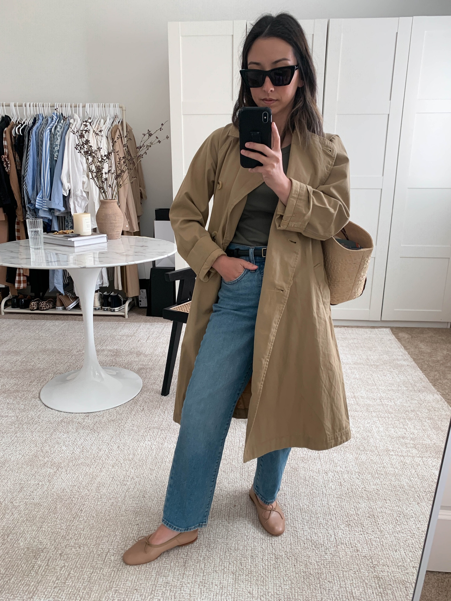 Daily #ootd. Summer to fall transitional outfits. 

Trench - Free Assembly xs
Tank - Free Assembly small
Jeans - Madewell petite 23
Flats - Mansur Gavriel 5
Tote - Sezane (sold Out)
Sunglasses - YSL