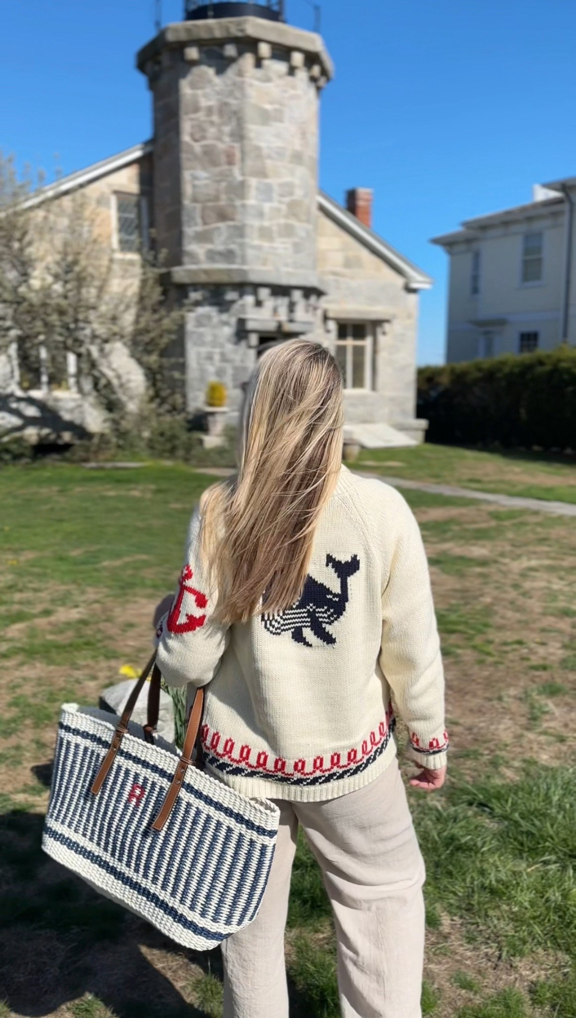 My new favorite large market tote 💙

#LTKItBag #LTKOver40 #LTKSeasonal