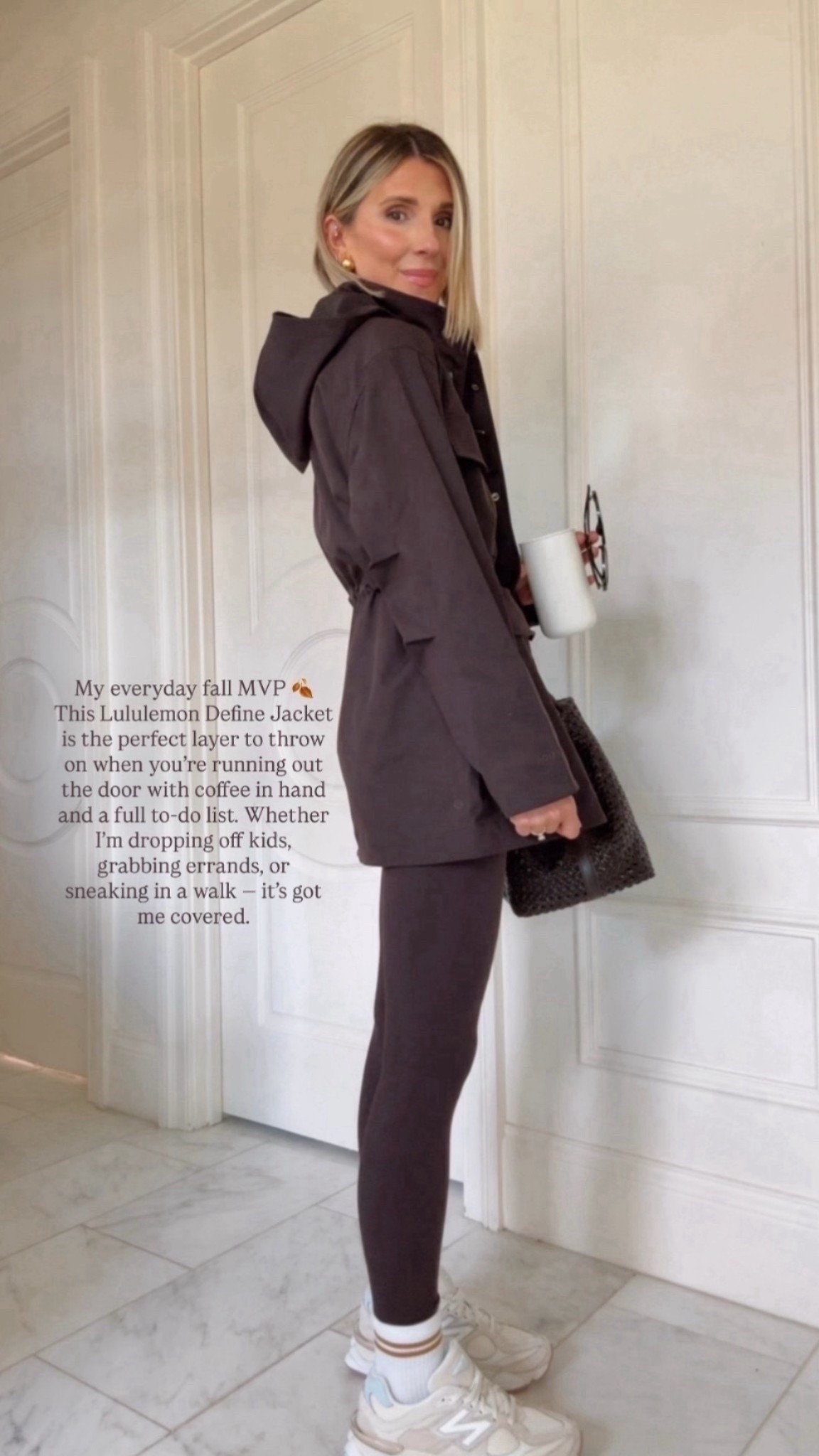 A great everyday jacket to gift for the holidays. This is perfect for the colder months. I'm wearing size small @lululemon #lululemoncreator #ad