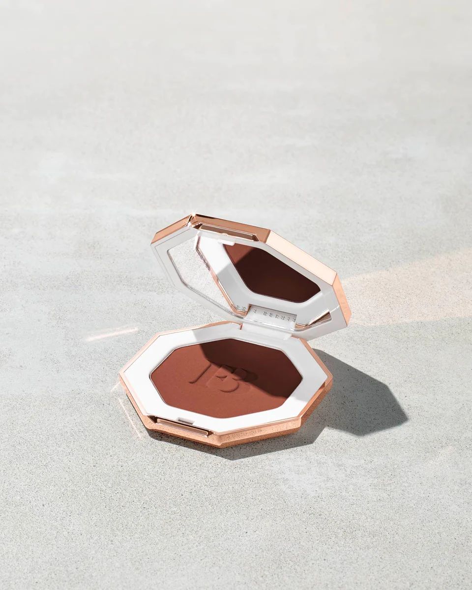 Sun Stalk'r Instant Warmth Bronzer — Mocha Mami | Fenty Beauty