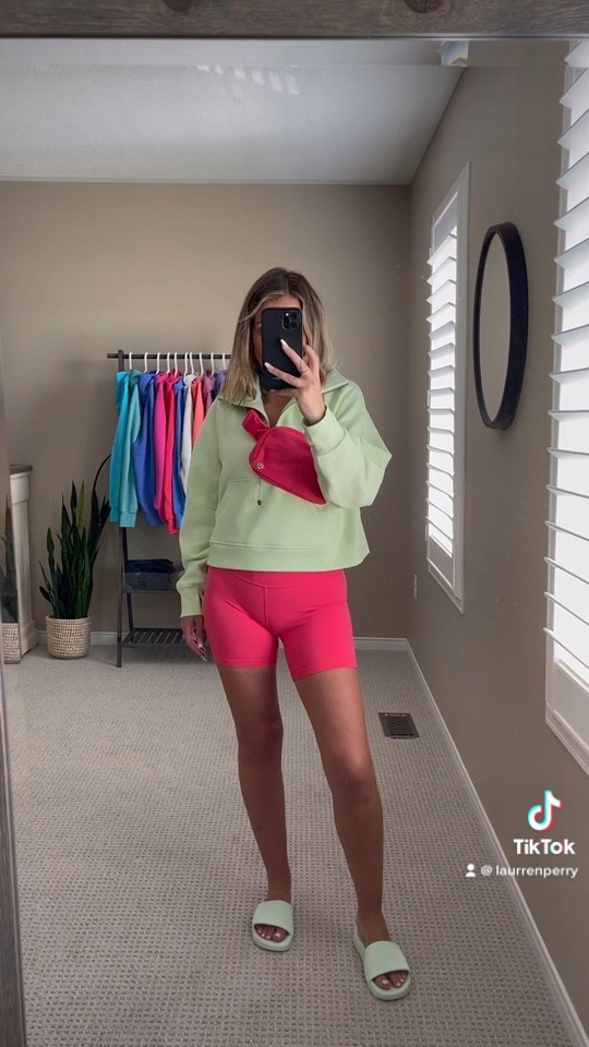 Watermelon Vibes 🍉 
Sweater: XS/S
Bra: Size 8
Shorts: Size 6 
Slides: Size 7

#LTKGiftGuide #LTKFind #LTKstyletip