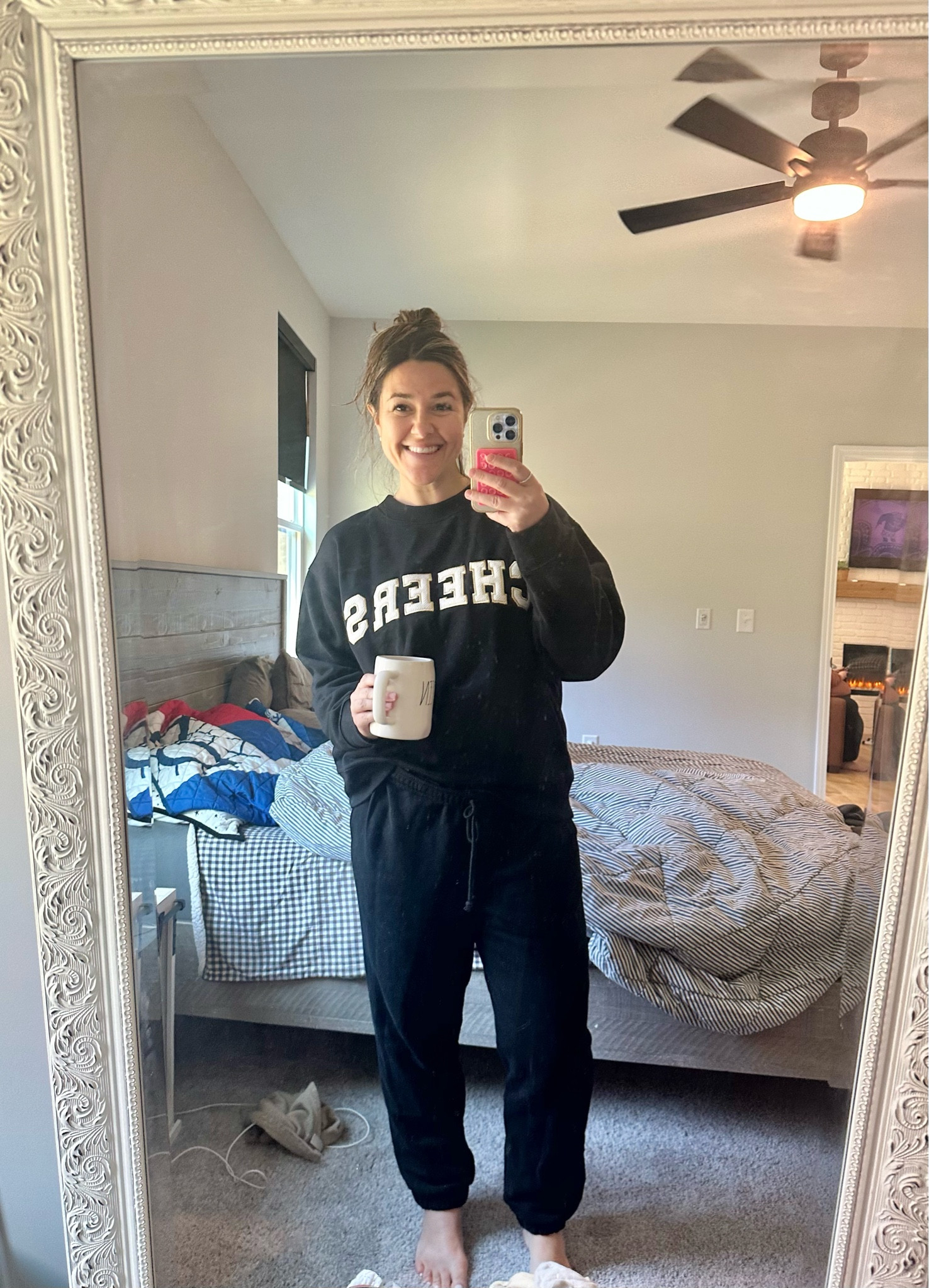 Great quality holiday sweatsuit 

#LTKHoliday #LTKSaleAlert #LTKCyberWeek